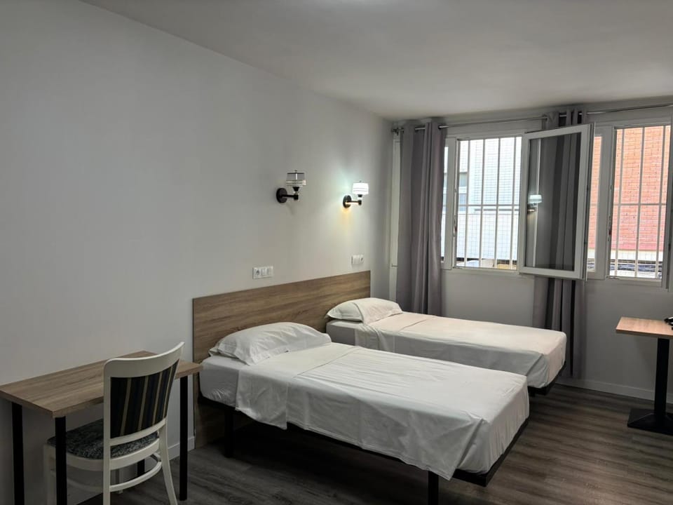HOSTAL GOLDEN 21*** Bed and Breakfast in Madrid