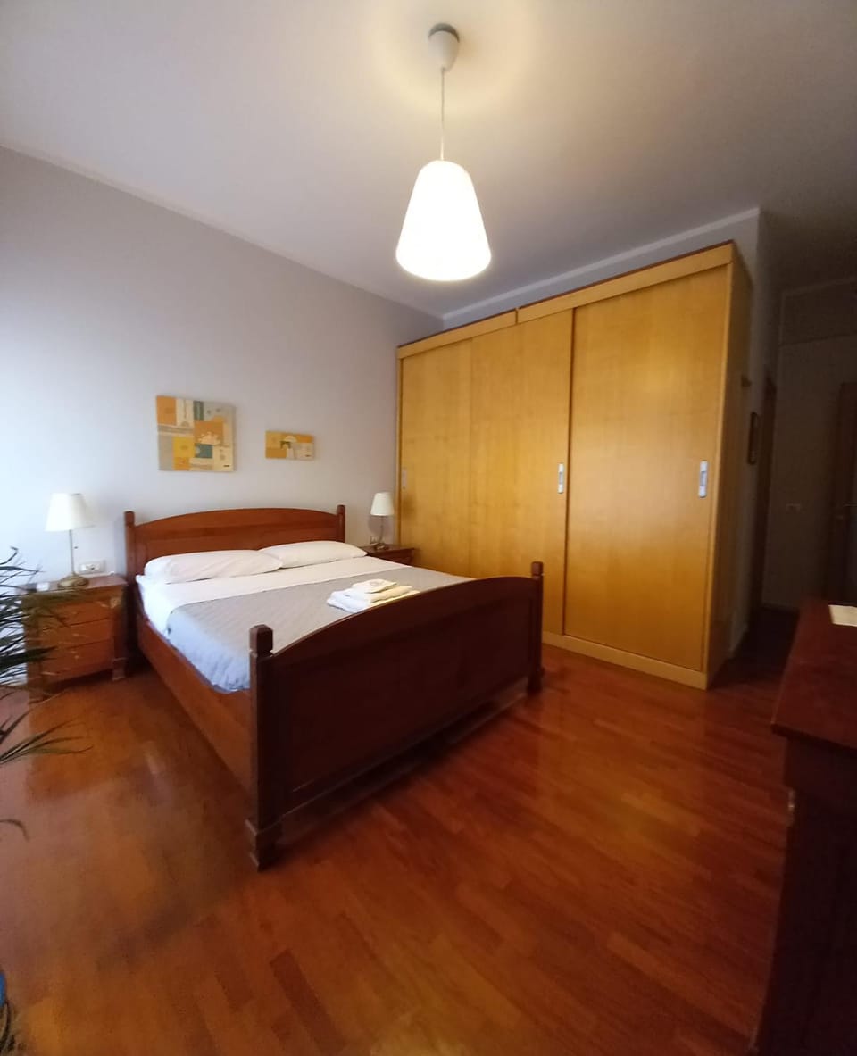 Bedroom, wardrobe