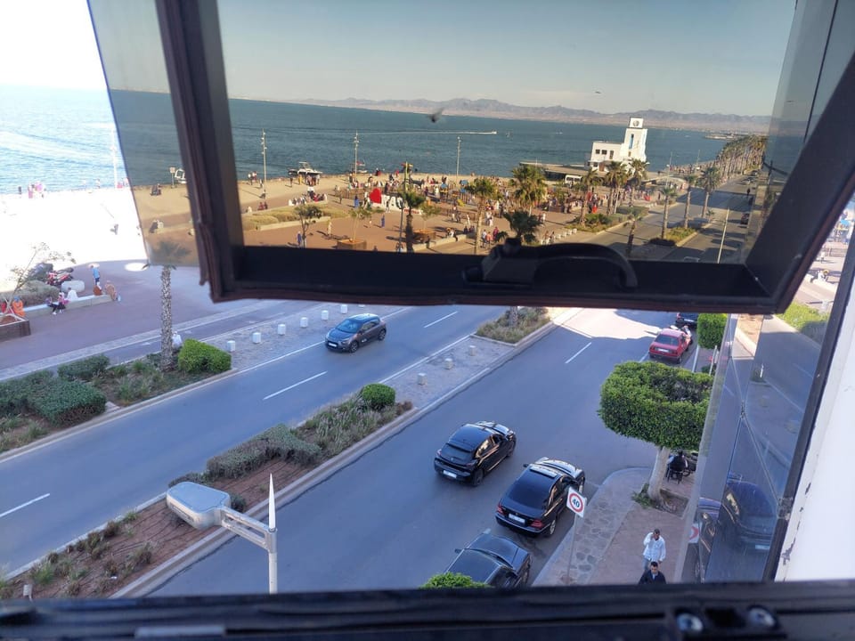 Day, Neighbourhood, Natural landscape, Bird's eye view, Evening entertainment, City view, Sea view, Street view, Location