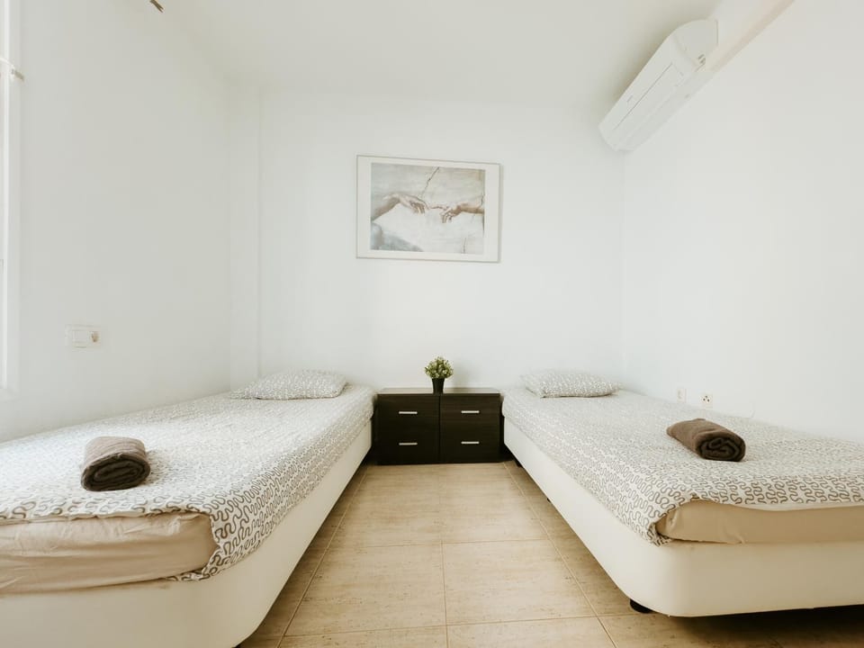 Bed, Photo of the whole room, Bedroom, towels, air conditioner