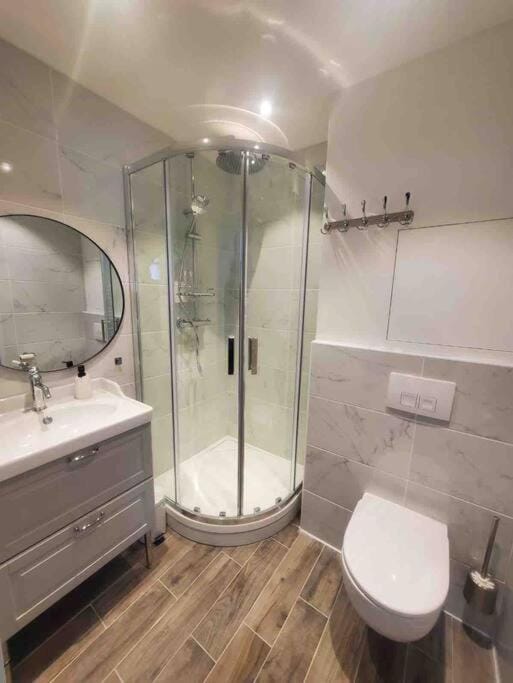 Studio refait à neuf en hypercentre avec balcon Apartment in Aix-les-Bains