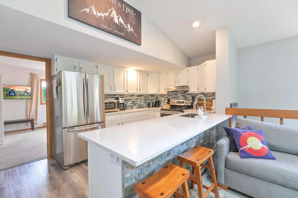 Windwood Alpine Townhome: Downtown Frisco Apartment in Frisco