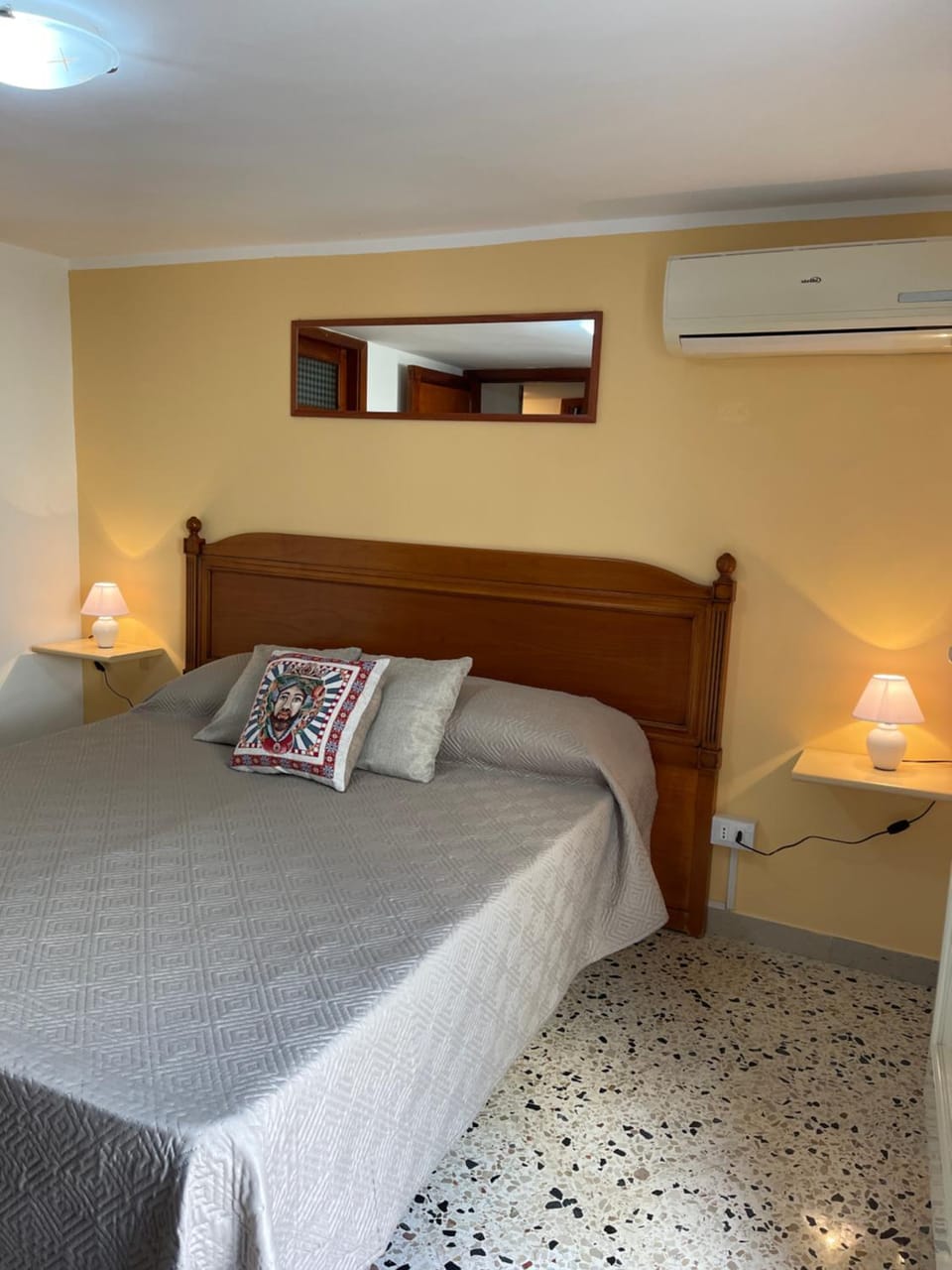 Bed, Photo of the whole room, Bedroom, air conditioner