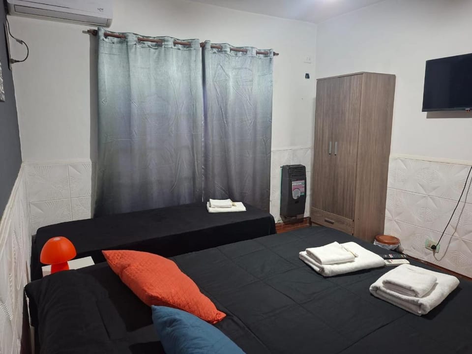 Bed, TV and multimedia, Photo of the whole room, Bedroom, towels, wardrobe