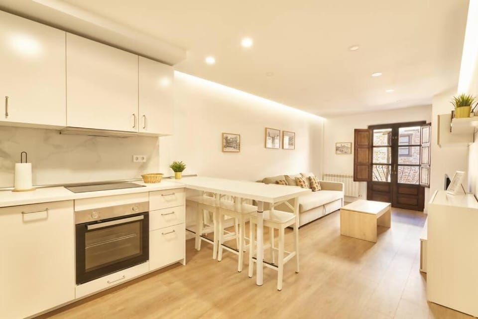 Kitchen or kitchenette, Living room, Seating area, dishwasher, oven, stove