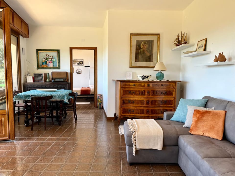 Living room, Seating area