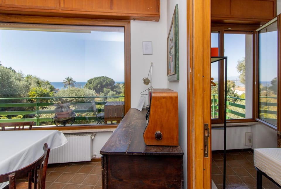 View (from property/room), Living room, Seating area