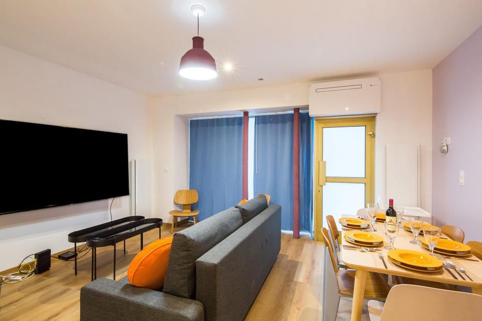 Lavie Maison Chic Stay AC Parking Apartment in Paris