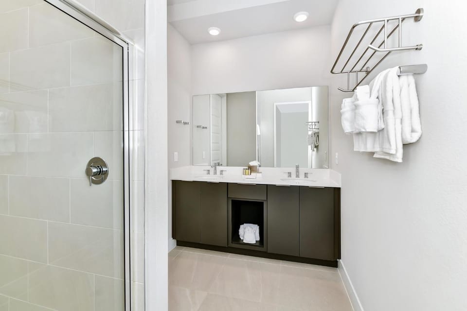 Shower, Bathroom, towels