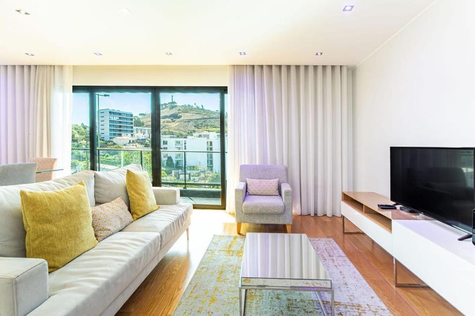 Communal lounge/ TV room, Living room, Seating area