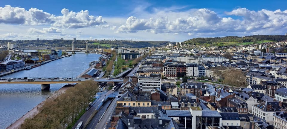Nearby landmark, Neighbourhood, Natural landscape, City view, River view, Street view
