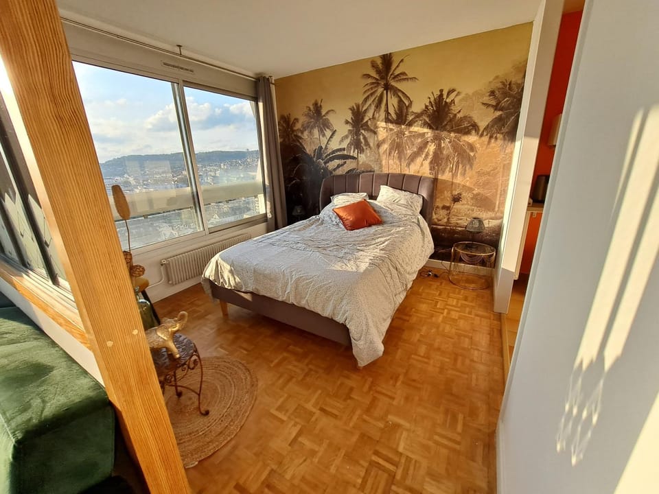 Bed, Photo of the whole room, Bedroom