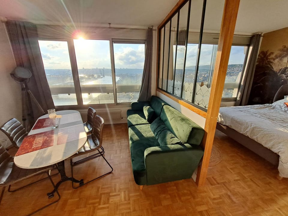 View (from property/room), Living room, Seating area