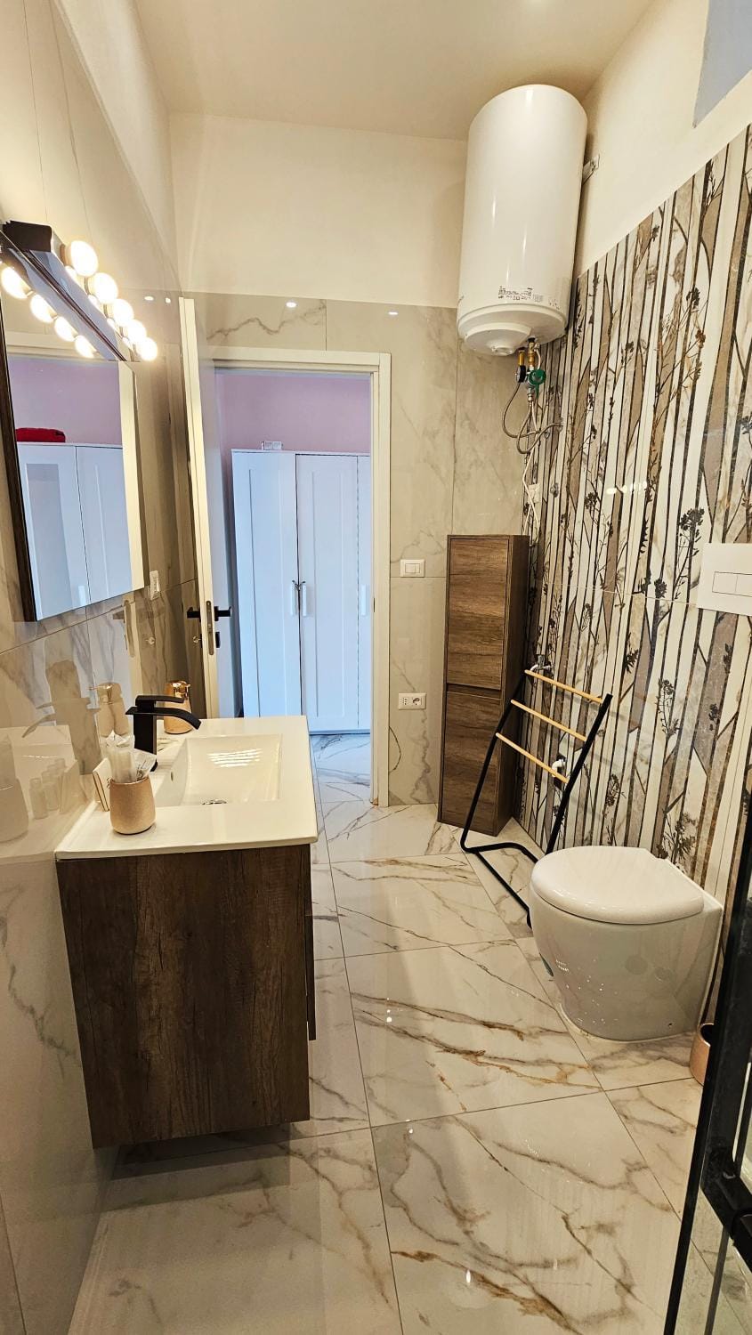 Shower, Toilet, Bathroom