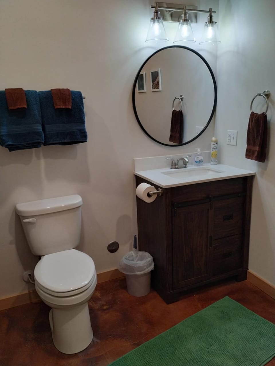 Grewingk Suite - Homer Seaplane Base Apartment in Homer