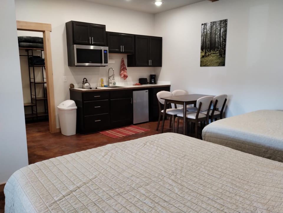 Leisure Suite - Homer Seaplane Base Apartment in Homer