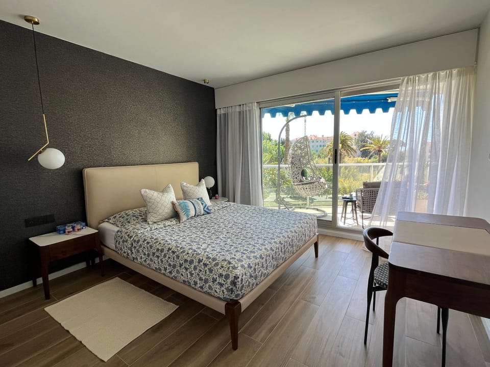 Bed, Balcony/Terrace, Bedroom