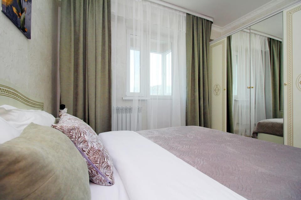 Bed, Balcony/Terrace, Photo of the whole room, Bedroom