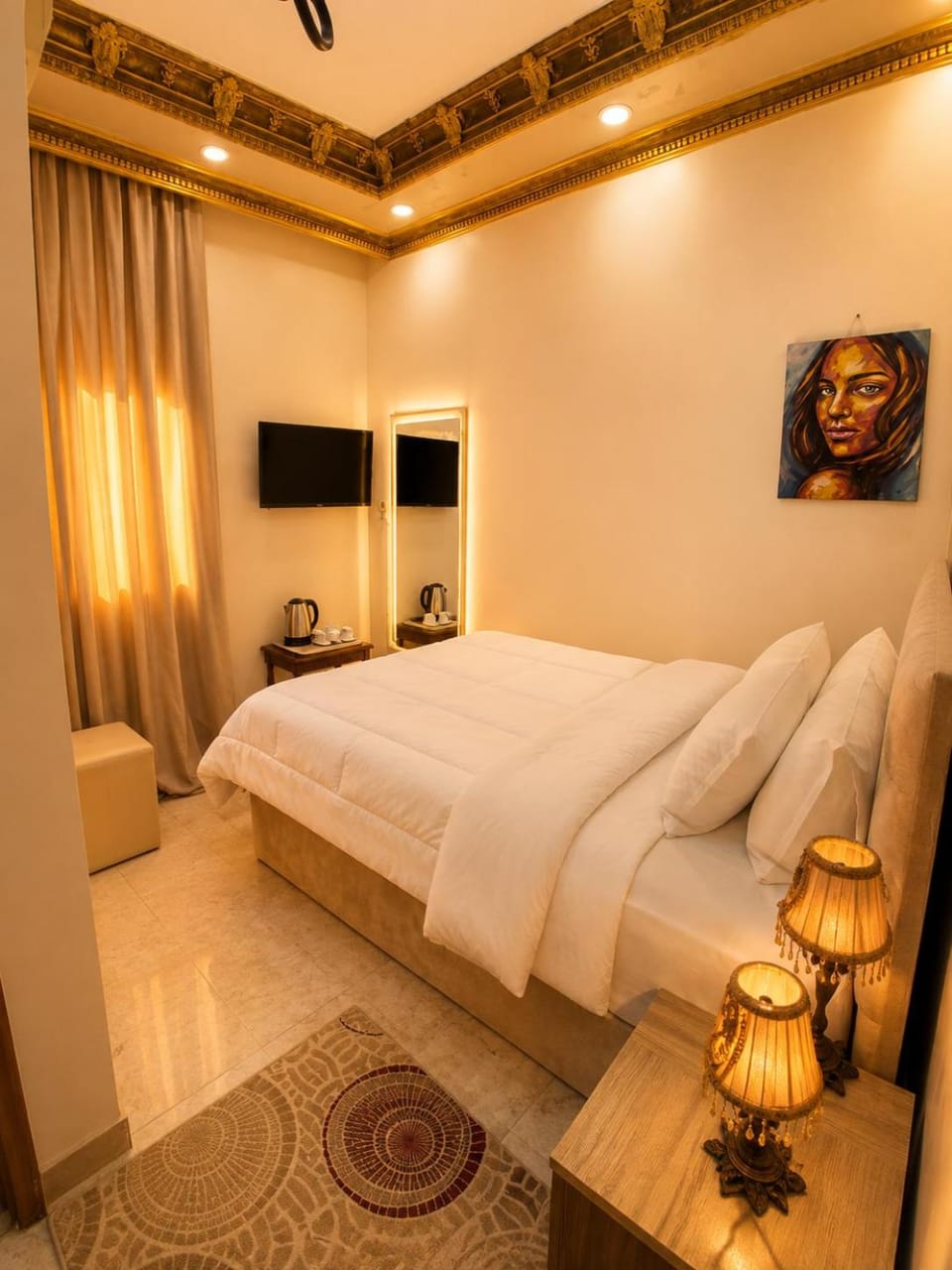 Bed, TV and multimedia, Photo of the whole room, Bedroom