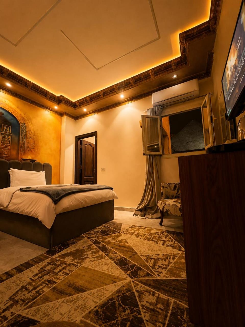 Communal lounge/ TV room, Bed, TV and multimedia, Photo of the whole room, Evening entertainment, Bedroom