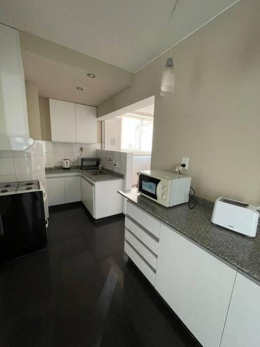 Kitchen or kitchenette, minibar, toaster