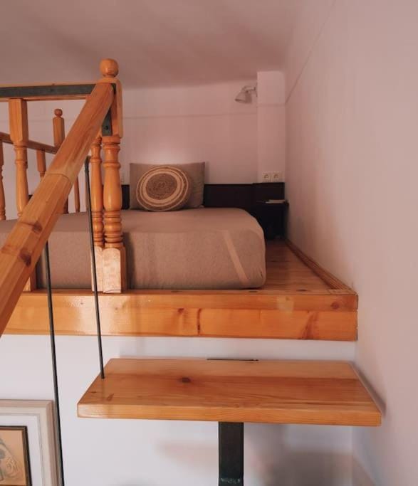 Bed, bunk bed