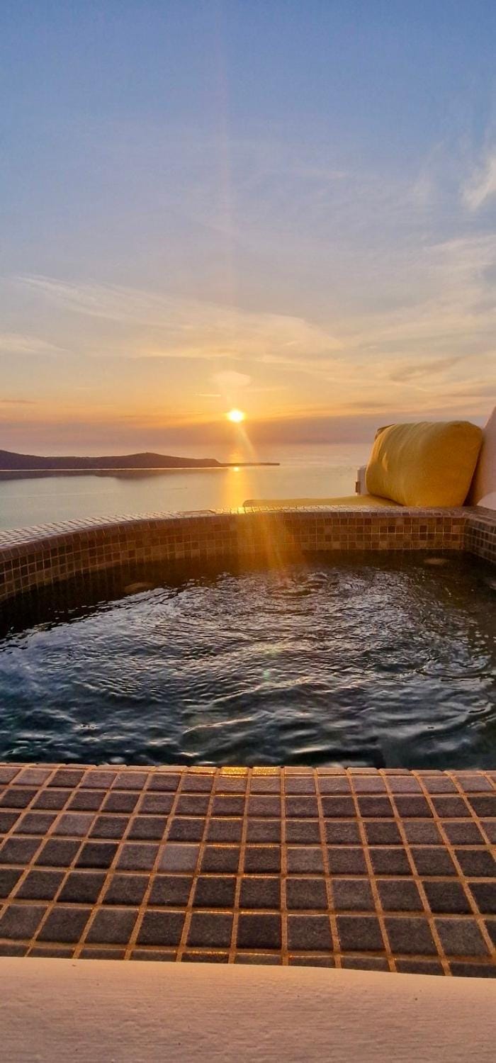 Esmi Suites Santorini House in Imerovigli