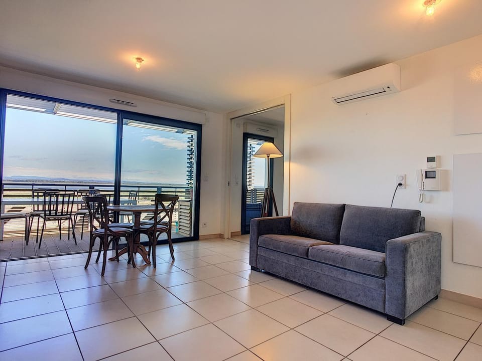 Carnon: Spacieux F2 avec balcon, clim et garage - FR-1-715-4 Apartment in Mauguio