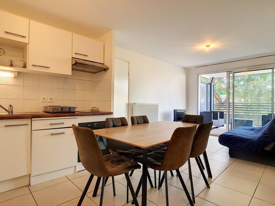 Spacieux T2 avec Terrasse, Parking Privé, à 2 min de la Plage ! - FR-1-715-24 Apartment in Mauguio
