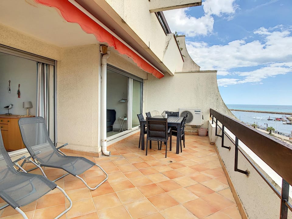 Appartement T2 avec Terrasse, Climatisation et Parking - FR-1-715-22 Apartment in Mauguio
