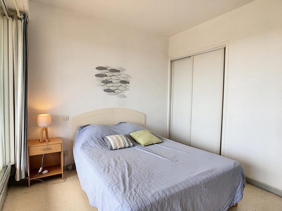 Appartement T2 avec Terrasse, Climatisation et Parking - FR-1-715-22 Apartment in Mauguio