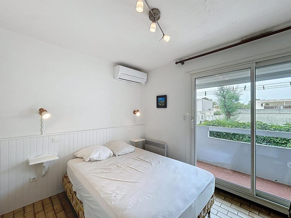 Appartement Climatisé avec Cabine et Parking Privé, à Deux Pas de la Plage, WiFi Inclus - FR-1-715-7 Cabin in Mauguio