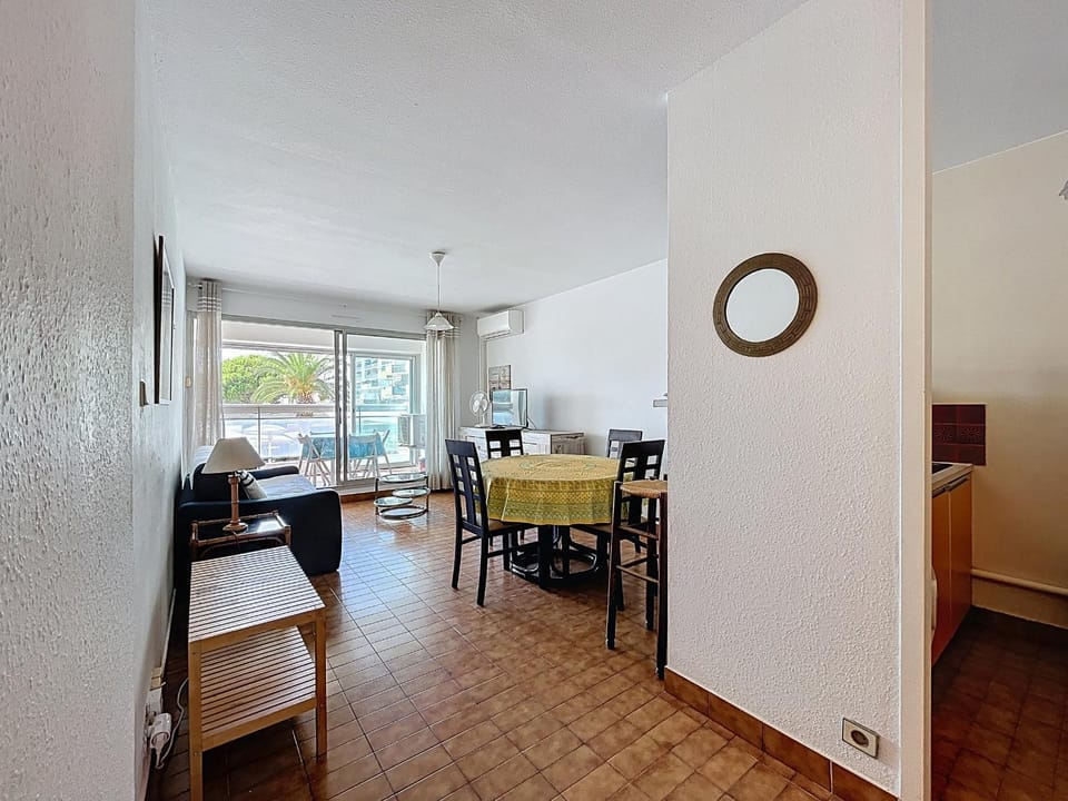Appartement T2 Climatisé avec Loggia et Parking à Carnon - FR-1-715-40 Apartment in Mauguio