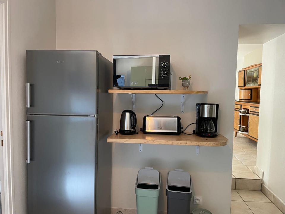 Gîte paisible, tout confort avec grand terrain, garage, Wi-Fi, proche du Mans et de la vallée du Loir - FR-1-410-394 House in Pays de la Loire