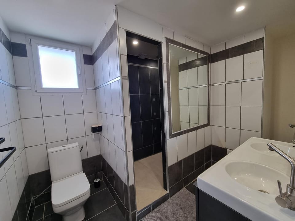 villa avec studio indépendant et piscine House in Provence-Alpes-Côte d'Azur