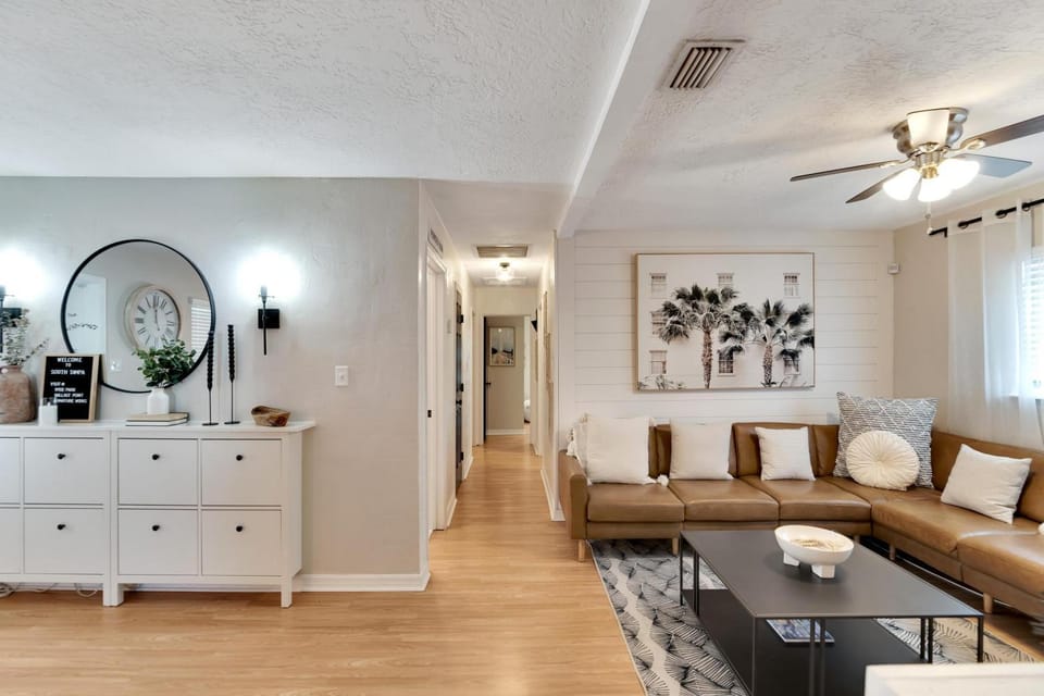 Newly Updated South Tampa Pool Home! House in Tampa