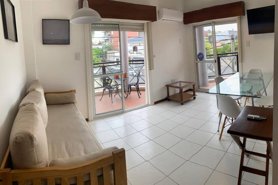 Dpto muy luminoso en el centro. Apartment in Corrientes