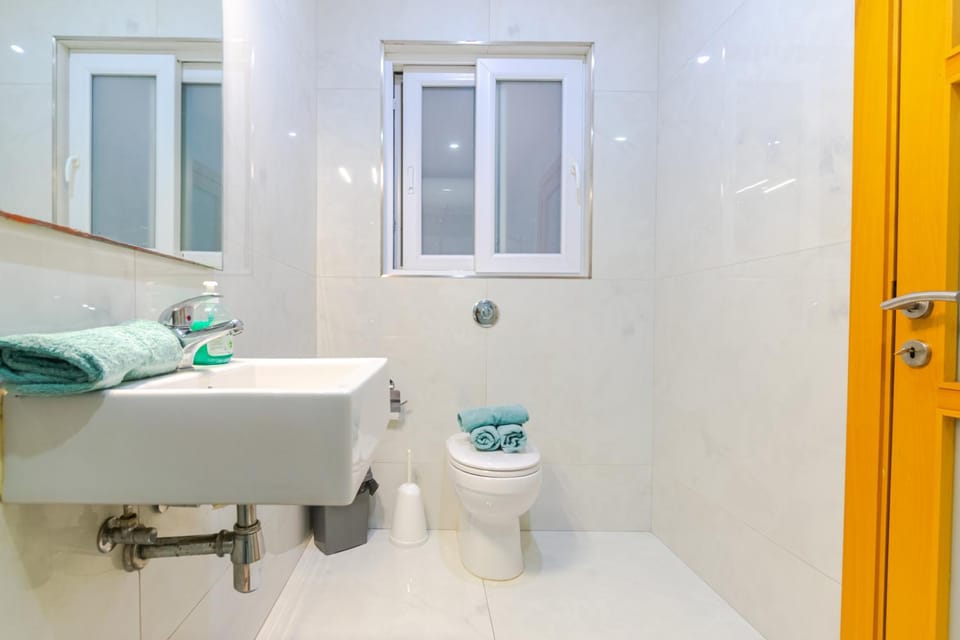 New Spacious Apartment with Amazing View Bugibba Apartment in Saint Paul's Bay