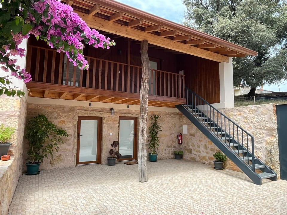 Quinta do Carvalho Cerquinho Farm Stay in Portugal