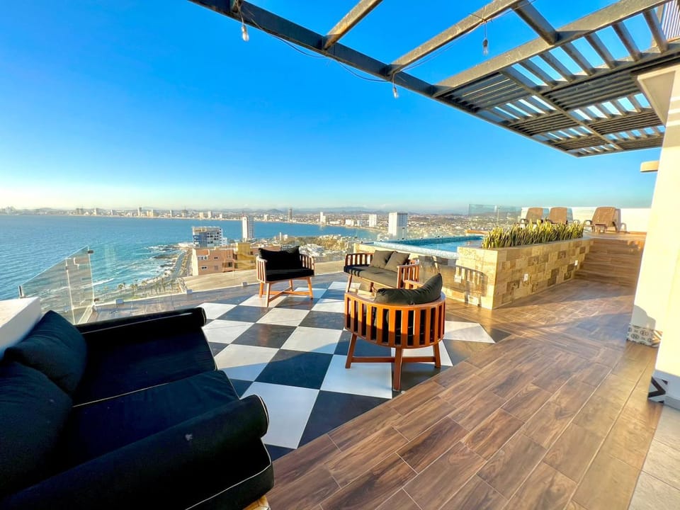 Balcony/Terrace, Swimming pool