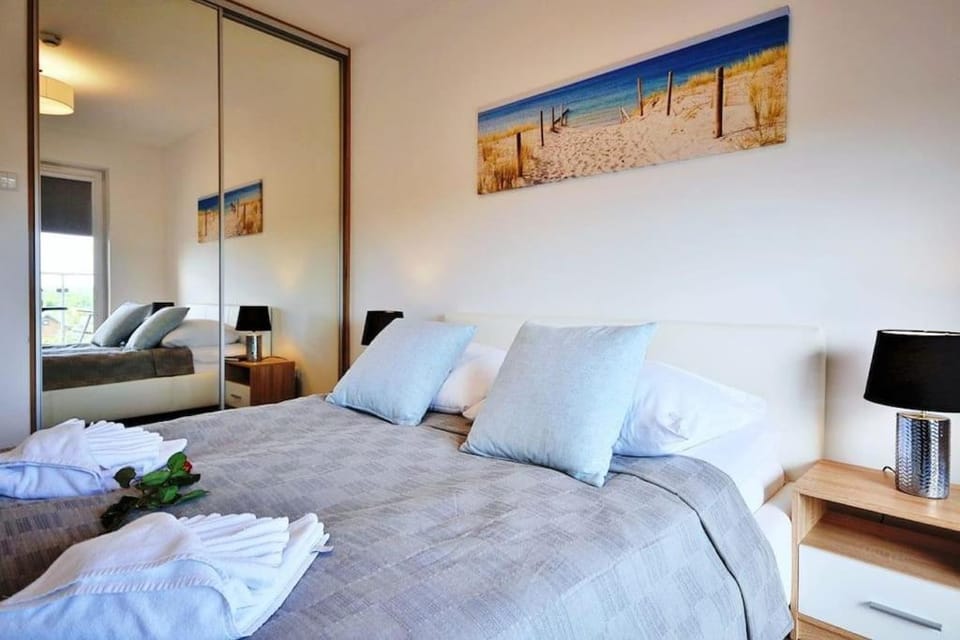 Bed, Photo of the whole room, Evening entertainment, Bedroom