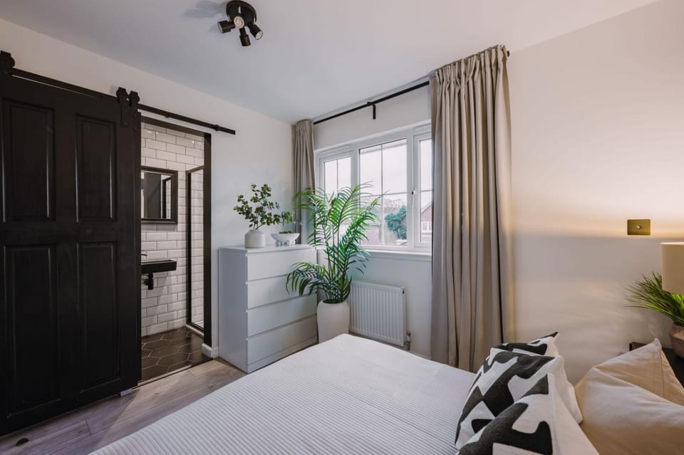 ComfySleep ApartHOUSE House in Glasgow