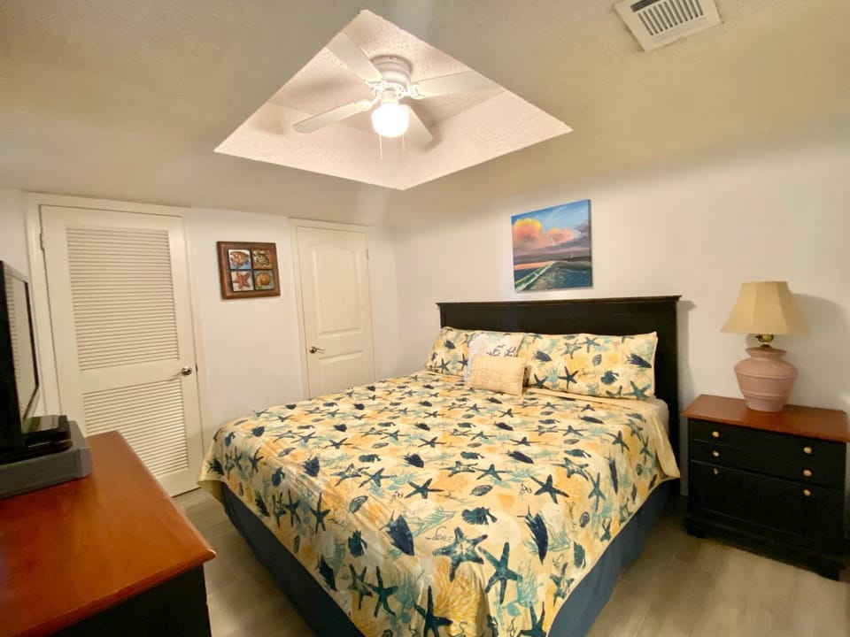 SunSwept 505 by ALBVR - Beachfront condo at a great location! House in Orange Beach
