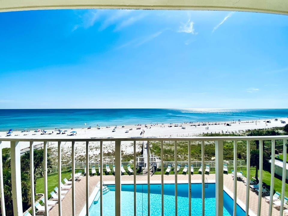 SunSwept 505 by ALBVR - Beachfront condo at a great location! House in Orange Beach
