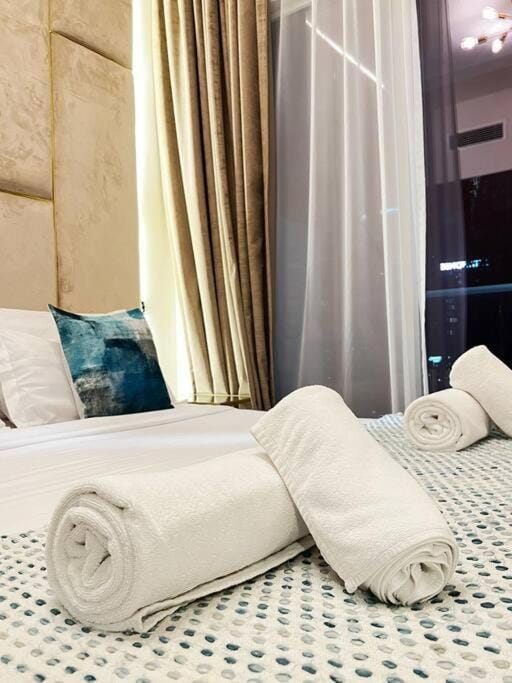 TURQUOISE - Downtown Dubai 1 BEDROOM APARTMENT Business Bay - CANAL VIEW Apartment in Dubai