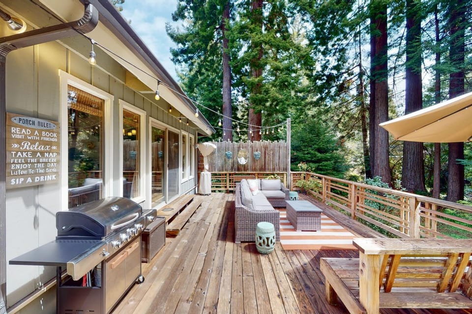 Mendocino Cozy Cabin-Large Patio Grill & Garden Cabin in Mendocino