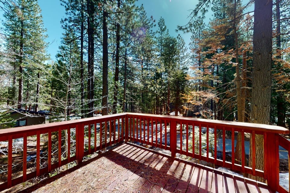 Peaceful Pine Getaway House in Dorrington