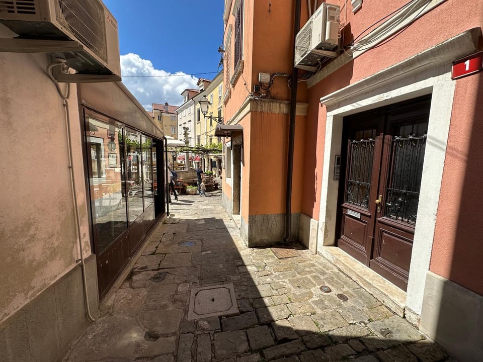 Property building, Day, Neighbourhood, Street view