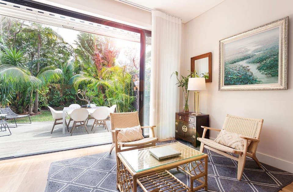 Patio, Day, Garden, Living room, Seating area, Dining area, Garden view