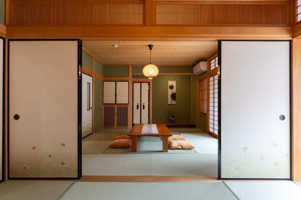 Living room, Photo of the whole room, air conditioner